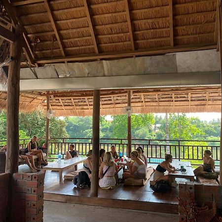 Sunrise Riverside Pool Hostel Luang Prabang Exterior foto